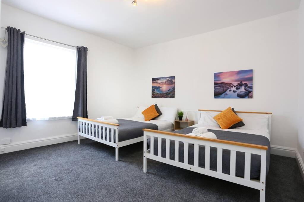 Modern - Location With Parking Сasa de vacaciones Blackpool